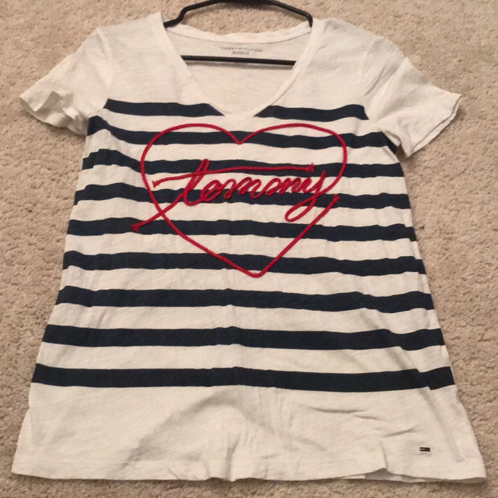 Tommy Hilfiger T-shirt heart design
